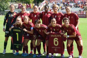 La Roma femminile prima di scendere in campo - asroma.com (romaforever.it)