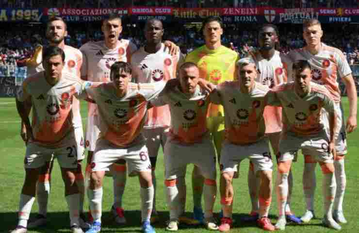 La foto di squadra prima di Genoa-Roma - asroma.com (romaforever.it)