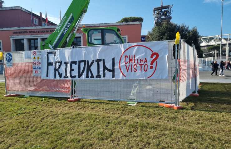 Striscione Friedkin Olimpico