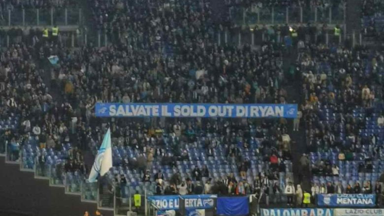 striscione della Lazio contro la Roma