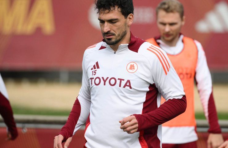 hummels si allena a trigoria 740